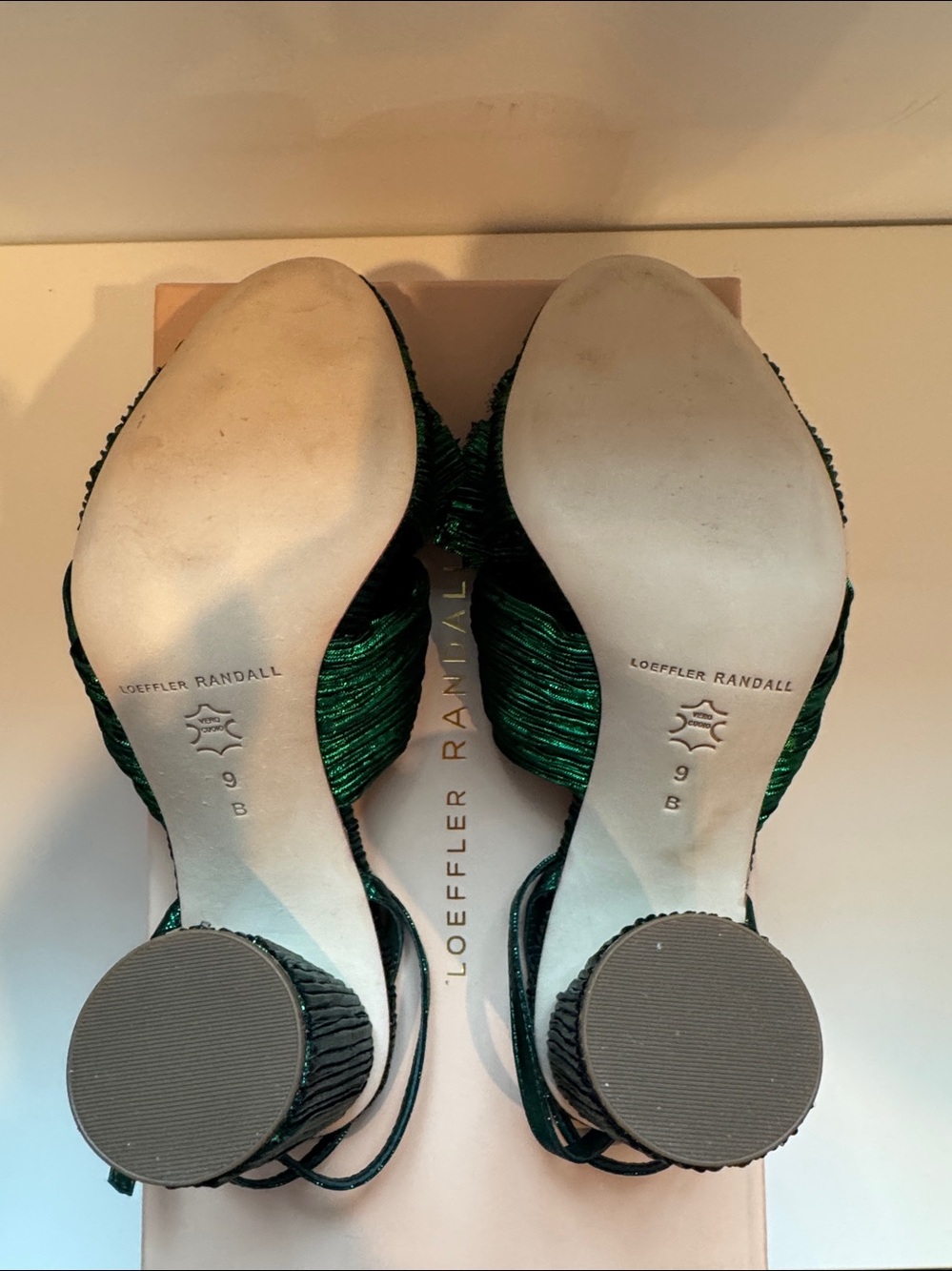 New in Box Loeffler Randall Camellia Metallic Emerald Bow Block Heel Sandals - Picture 4 of 6